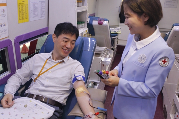 KB국민카드,  ‘소아암 어린이 돕기 임직원 헌혈 행사’ 진행