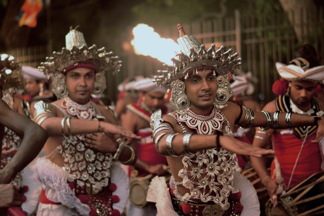 세상에서 가장 오랜 축제, 스리랑카 캔디 페라헤라에 가다