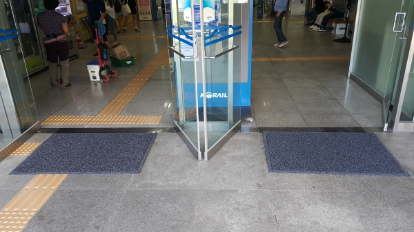 코레일, 아프리카돼지열병 확산 방지 소독발판 설치