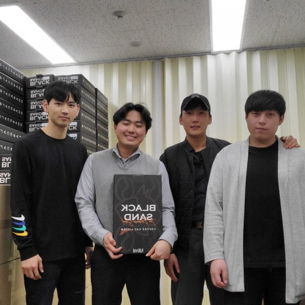 (왼쪽부터) 신한글 매니저, 권순우 대표, 권순석 팀장, 박희원 사원.(사진: 알프래드)