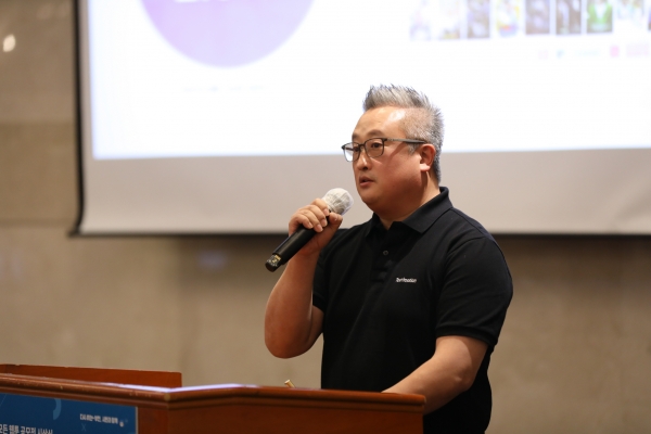 투니모션은 최근 부천시 주관의 문화콘텐츠 스타트업 리그에서 대상을 수상하며 내년 개관예정인 웹툰융합센터 입주 자격과 1억1000만원에 이르는 상금 및 지원금을 수여받았다.