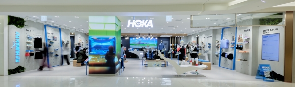 호카(HOKA), 신세계 백화점 강남점 오픈