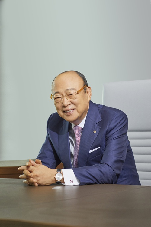 한화 김승연 회장, 임직원 6만9000명에 보양식 전해…