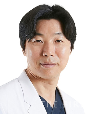 TV 볼륨 커지고 “뭐라고?” 잦다면…노인성 난청 검사 필요?