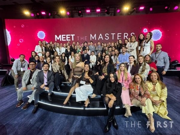 ▲콜롬비아 보고타 Hilton Bogota Corferias에서 열린 '2026 Meet the Master LATAM'에서 행사에 참석한 연자 및 관계자들이 기념촬영을 하고 있다.<br>