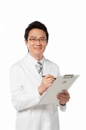 [Health Dr.칼럼] 쌍꺼풀수술, 매몰법·절개법 다른점은?… "쌍꺼풀수술전후 인상 크게 변화"