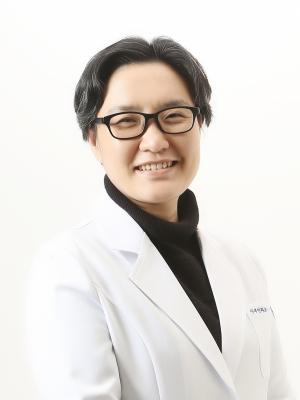 강남차병원 자궁근종센터 김미라 교수, "자궁근종이 쌍태아 임신과 출산에 미치는 영향 크지 않아"