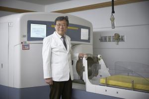 [Health& Dr.]  감마나이프 방사선 수술로 치료의 정확도를 높이다.
