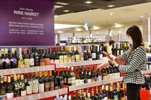 롯데백화점 "12월 와인 소비량 작년보다 22% 늘어... '스파클링 와인' 최고 인기"