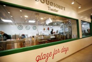 롯데GRS 크리스피크림도넛, 도넛 생산형 매장 ‘부산연산점’ 신규 오픈