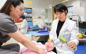 중앙대병원 신현이 교수, ‘기운목 재활치료’ 가이드라인 소개 “아기 ‘기운 목’, 병원에서 정확히 진단하고 치료해야”